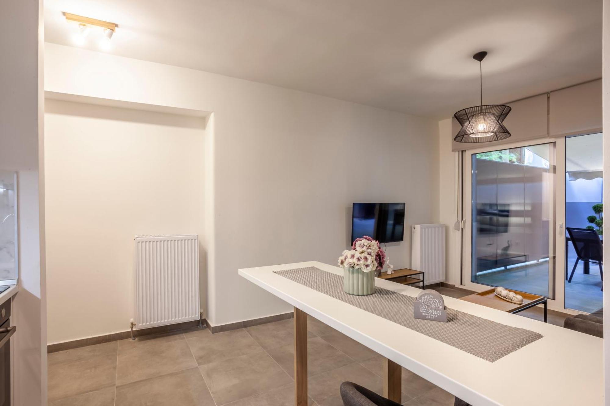 Aretha-Simone-Your Urban Stay Thessaloniki Exterior photo